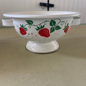 1983 teleflora strawberry  colander